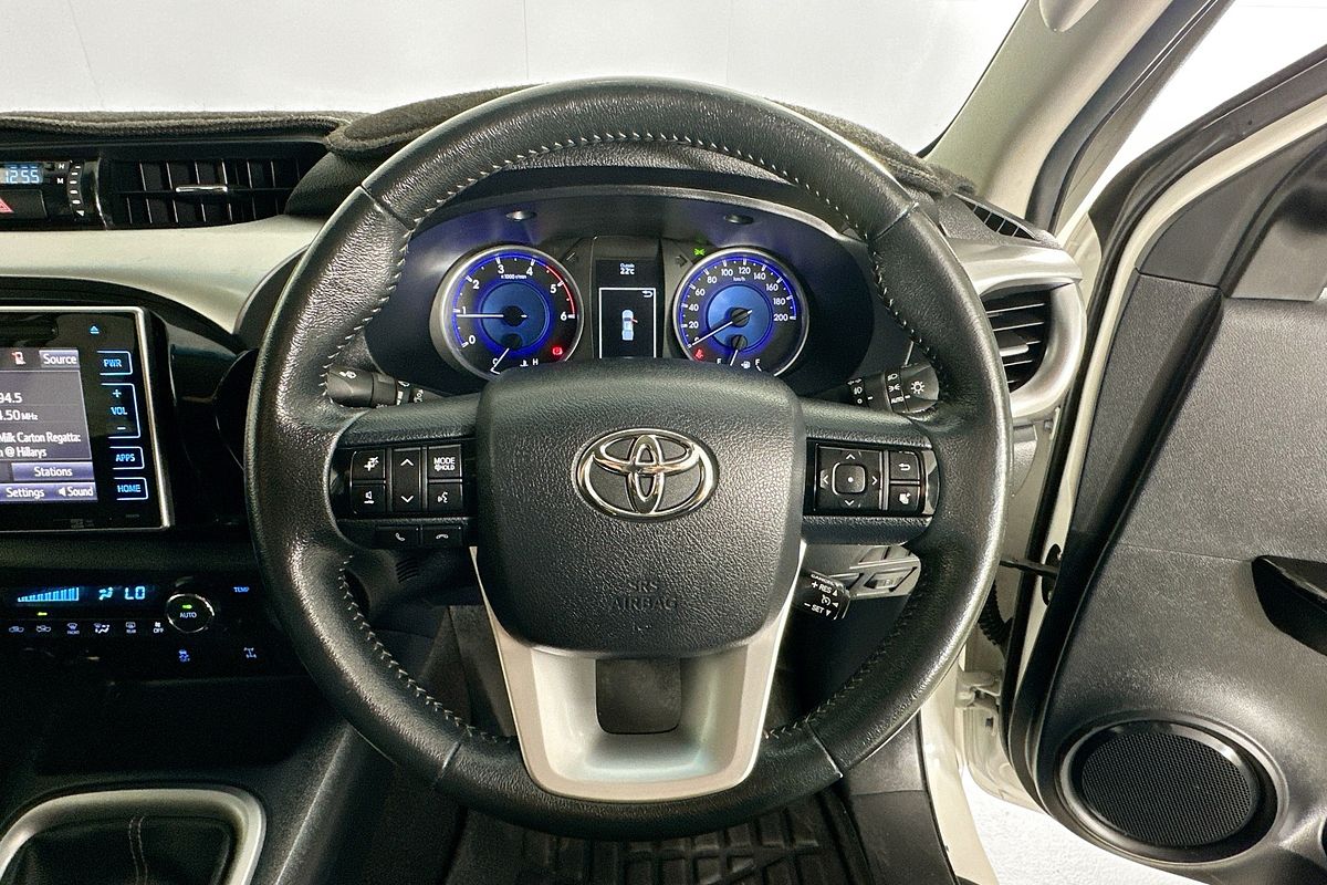 2017 Toyota HILUX SR5 (4x4) GUN126R MY17 4X4