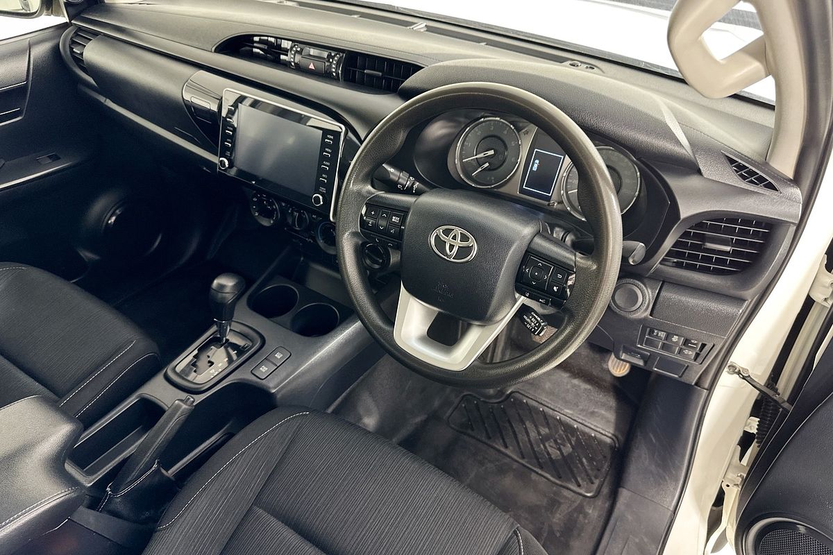 2021 Toyota HILUX SR (4x4) GUN126R FACELIFT 4X4
