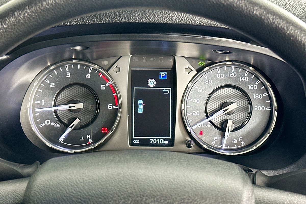 2025 Toyota HILUX SR (4x4) STEEL WHEELS GUN126R RC 4X4