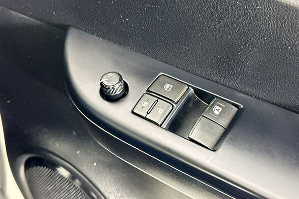 2018 Toyota HILUX WORKMATE TGN121R MY17 REAR WHEEL DRIVE