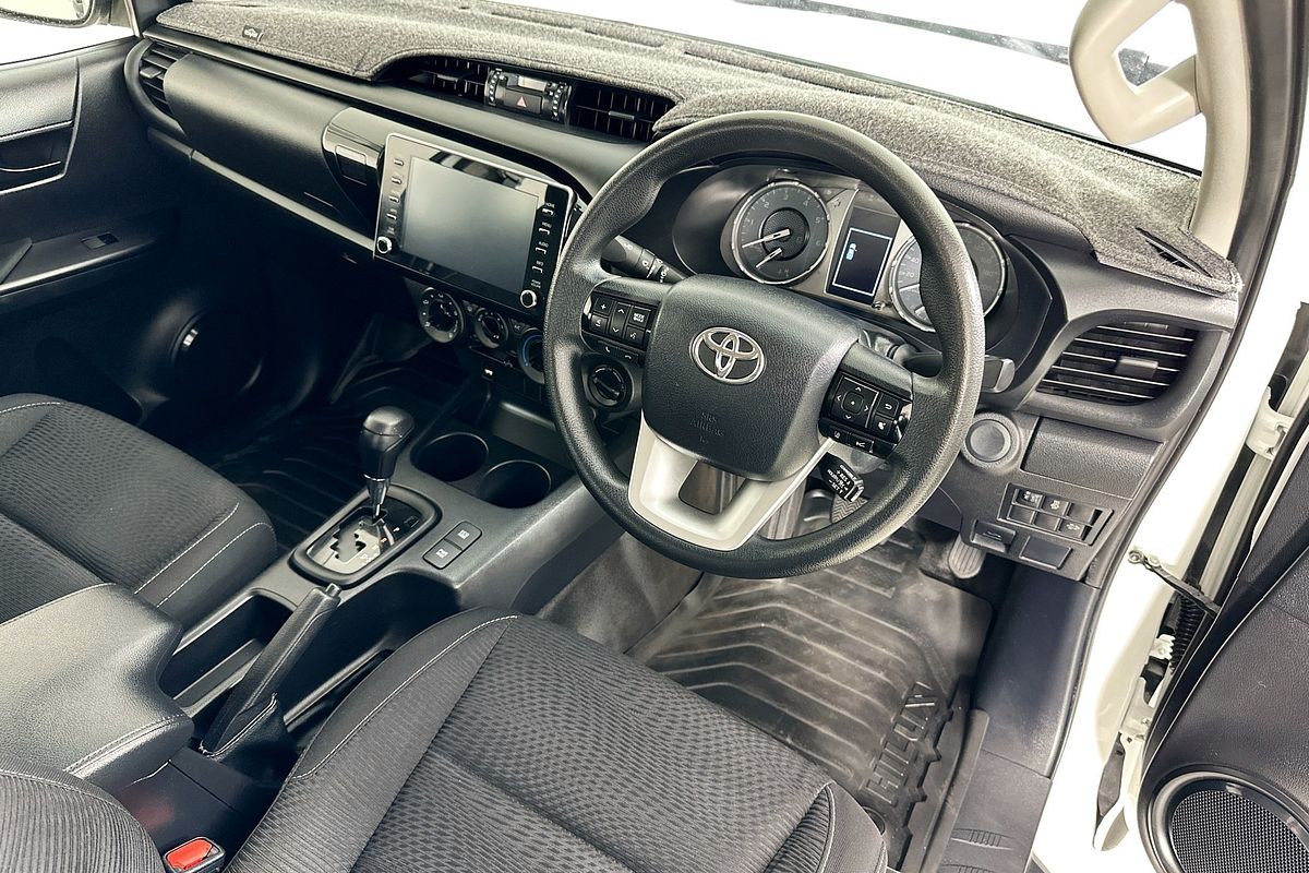 2021 Toyota HILUX SR (4x4) GUN126R 4X4