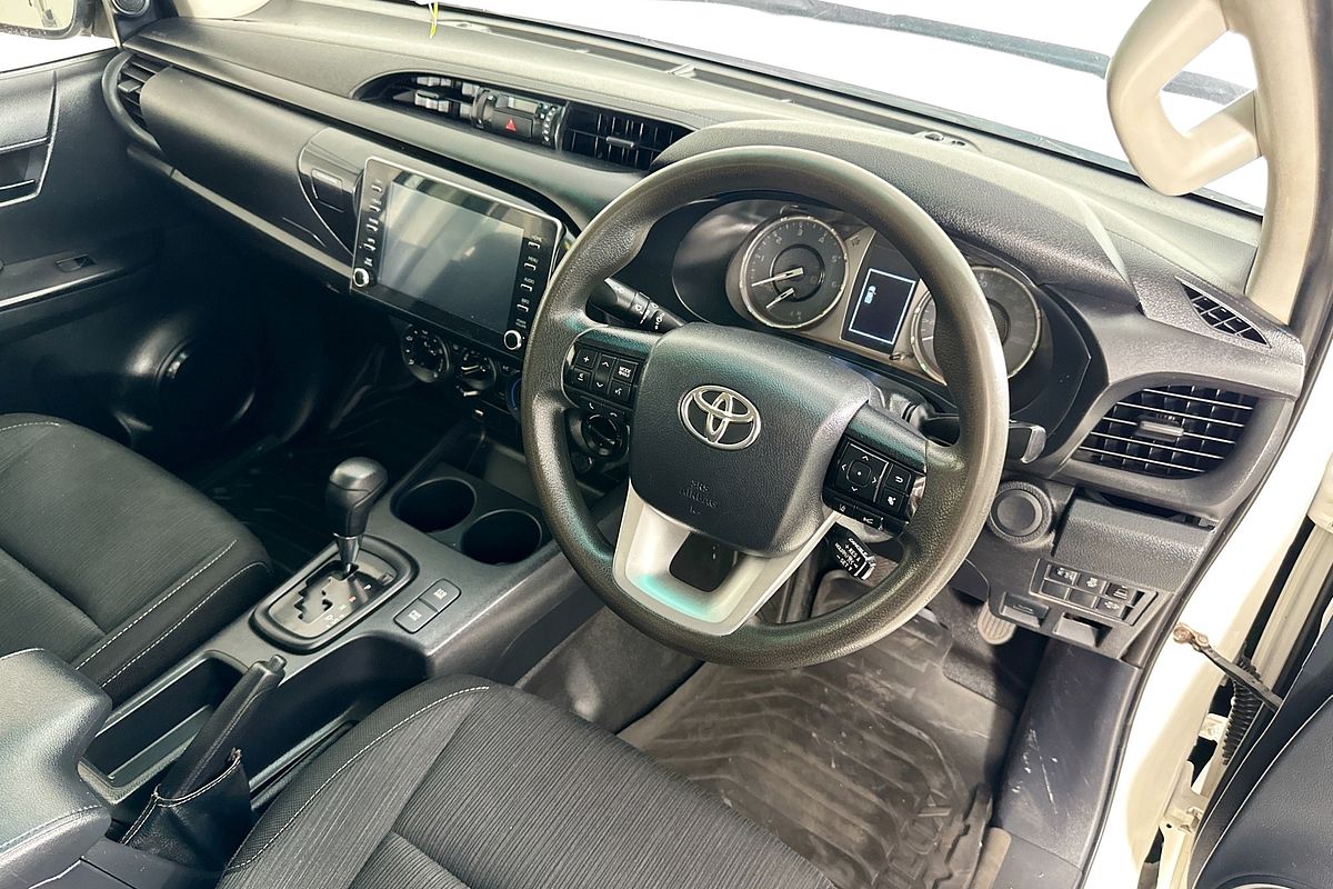 2021 Toyota HILUX SR (4x4) GUN126R FACELIFT 4X4