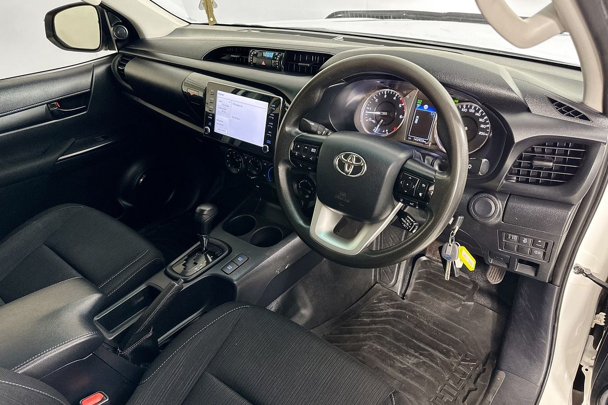 2021 Toyota HILUX SR (4x4) GUN126R FACELIFT 4X4
