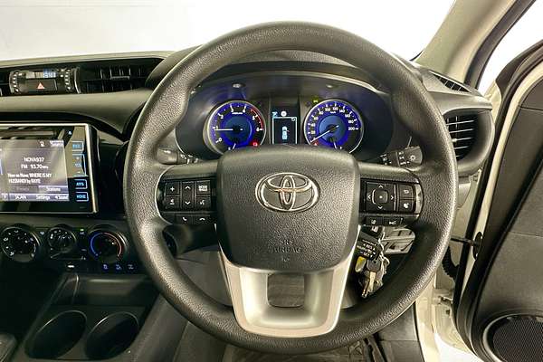 2019 Toyota HILUX SR (4x4) GUN126R MY19 4X4