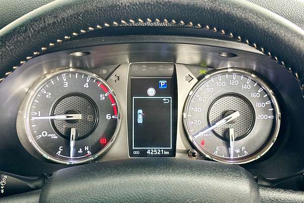 2021 Toyota HILUX SR5 (4x4) GUN126R 4X4