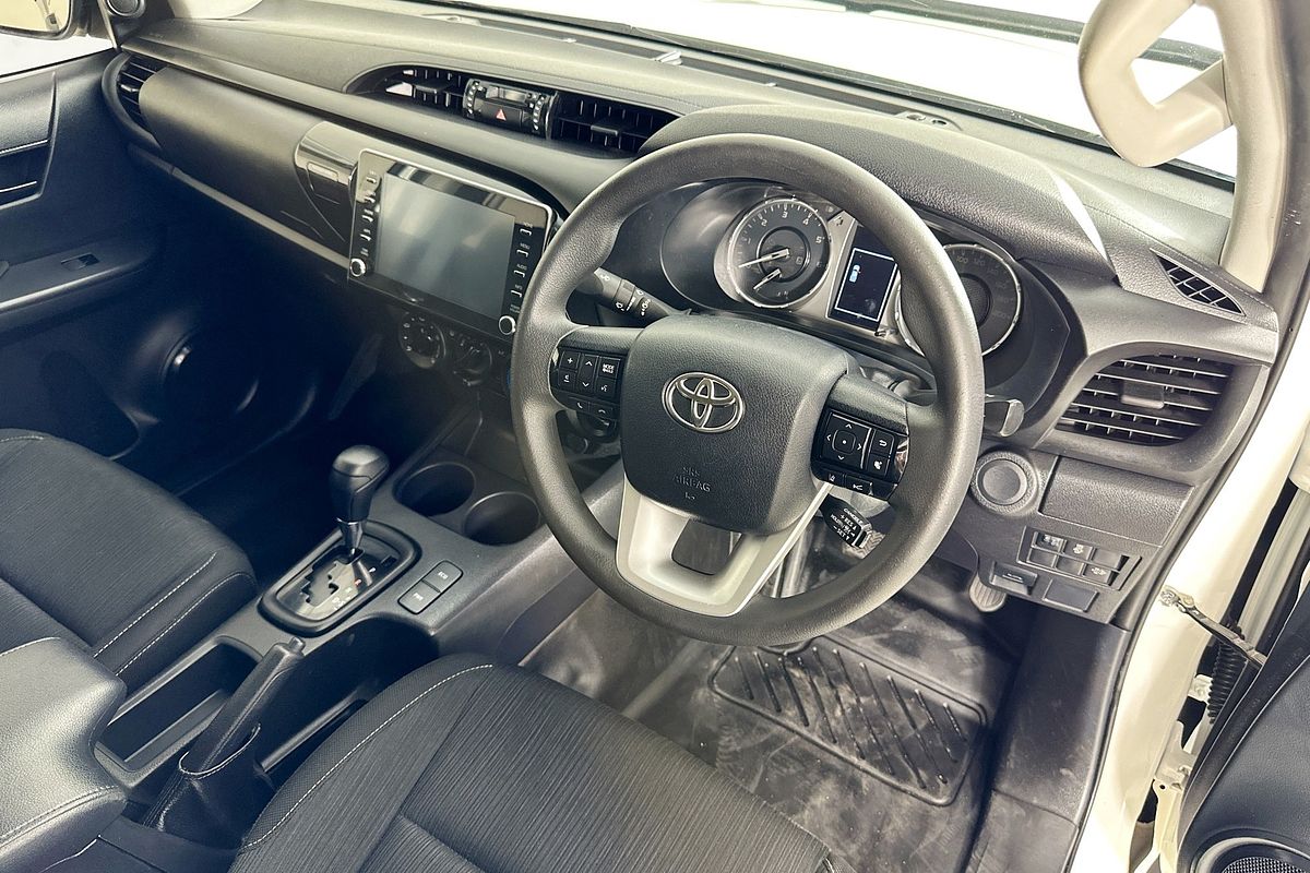 2021 Toyota HILUX SR (4x4) GUN126R FACELIFT 4X4