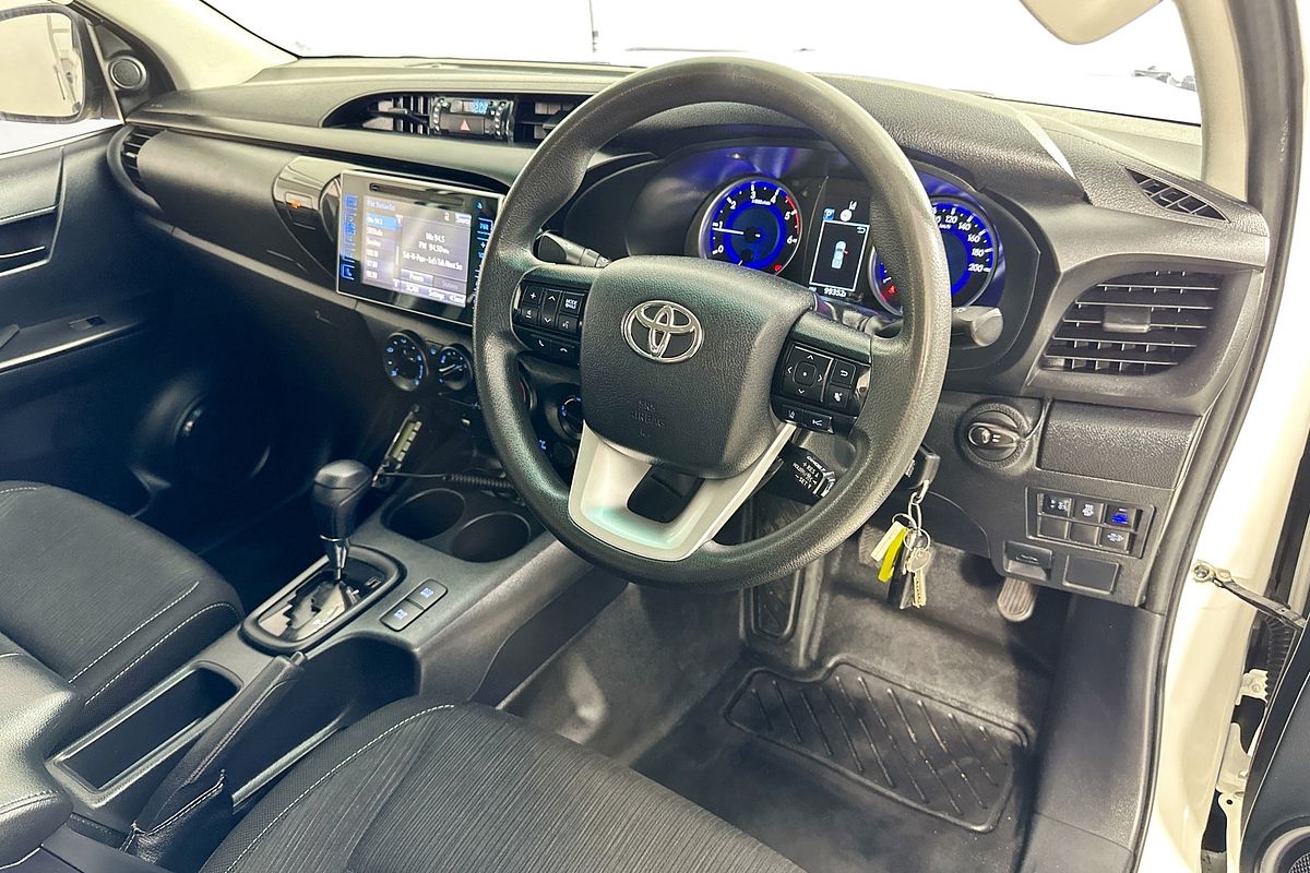 2019 Toyota HILUX SR (4x4) GUN126R MY19 4X4