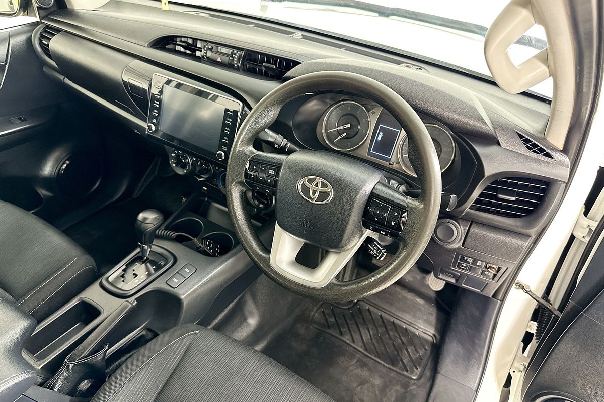 2022 Toyota HILUX SR (4x4) STEEL WHEELS GUN126R 4X4