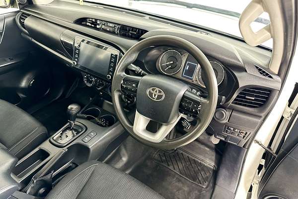2022 Toyota HILUX SR (4x4) STEEL WHEELS GUN126R 4X4