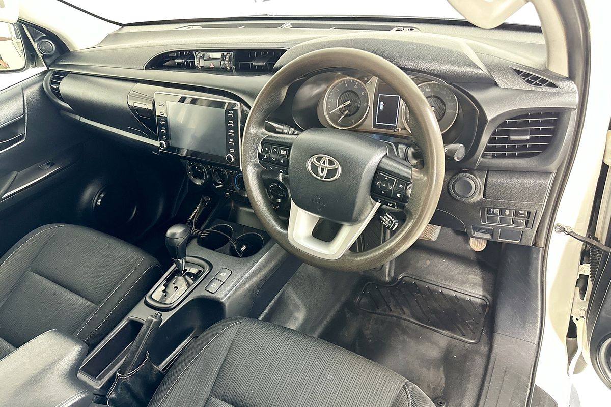 2021 Toyota HILUX SR (4x4) GUN126R FACELIFT 4X4