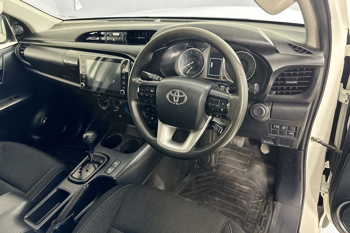 2021 Toyota HILUX SR (4x4) GUN126R FACELIFT 4X4