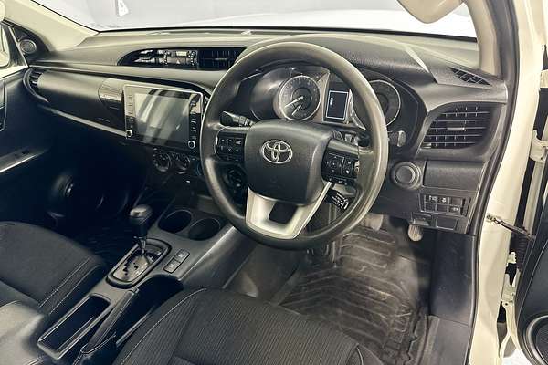 2021 Toyota HILUX SR (4x4) GUN126R FACELIFT 4X4