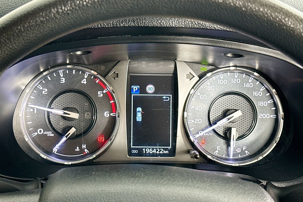 2020 Toyota HILUX SR (4x4) GUN126R FACELIFT 4X4