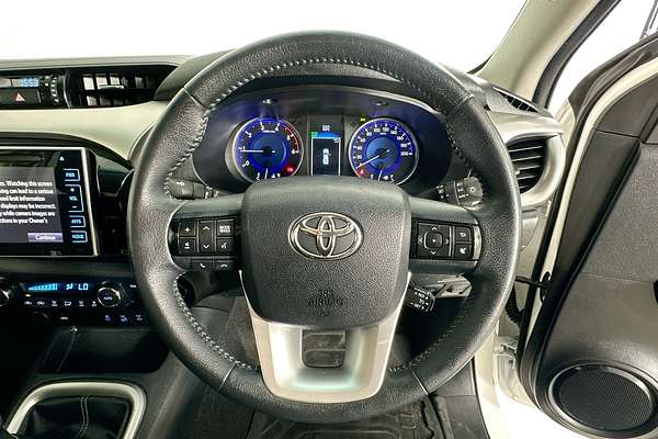 2017 Toyota HILUX SR5 (4x4) GUN126R 4X4