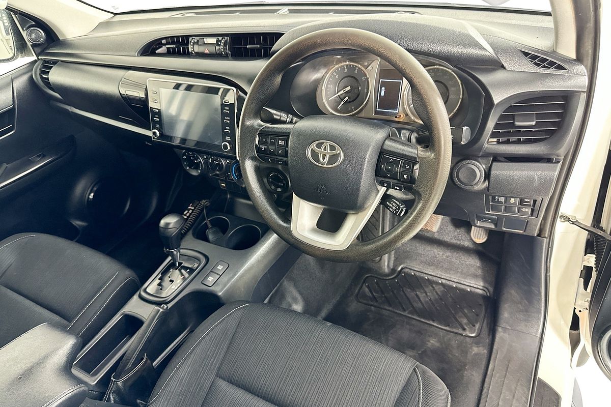 2021 Toyota HILUX SR (4x4) GUN126R 4X4