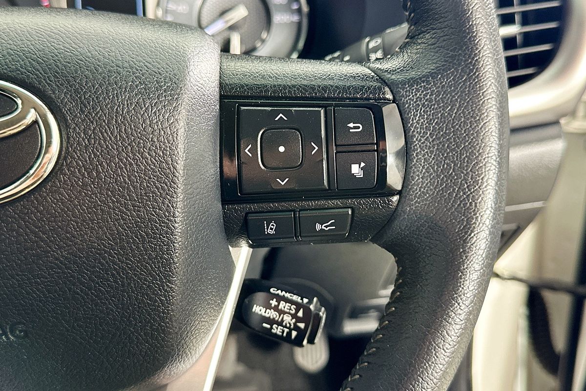 2021 Toyota HILUX SR5 (4x4) GUN126R FACELIFT 4X4