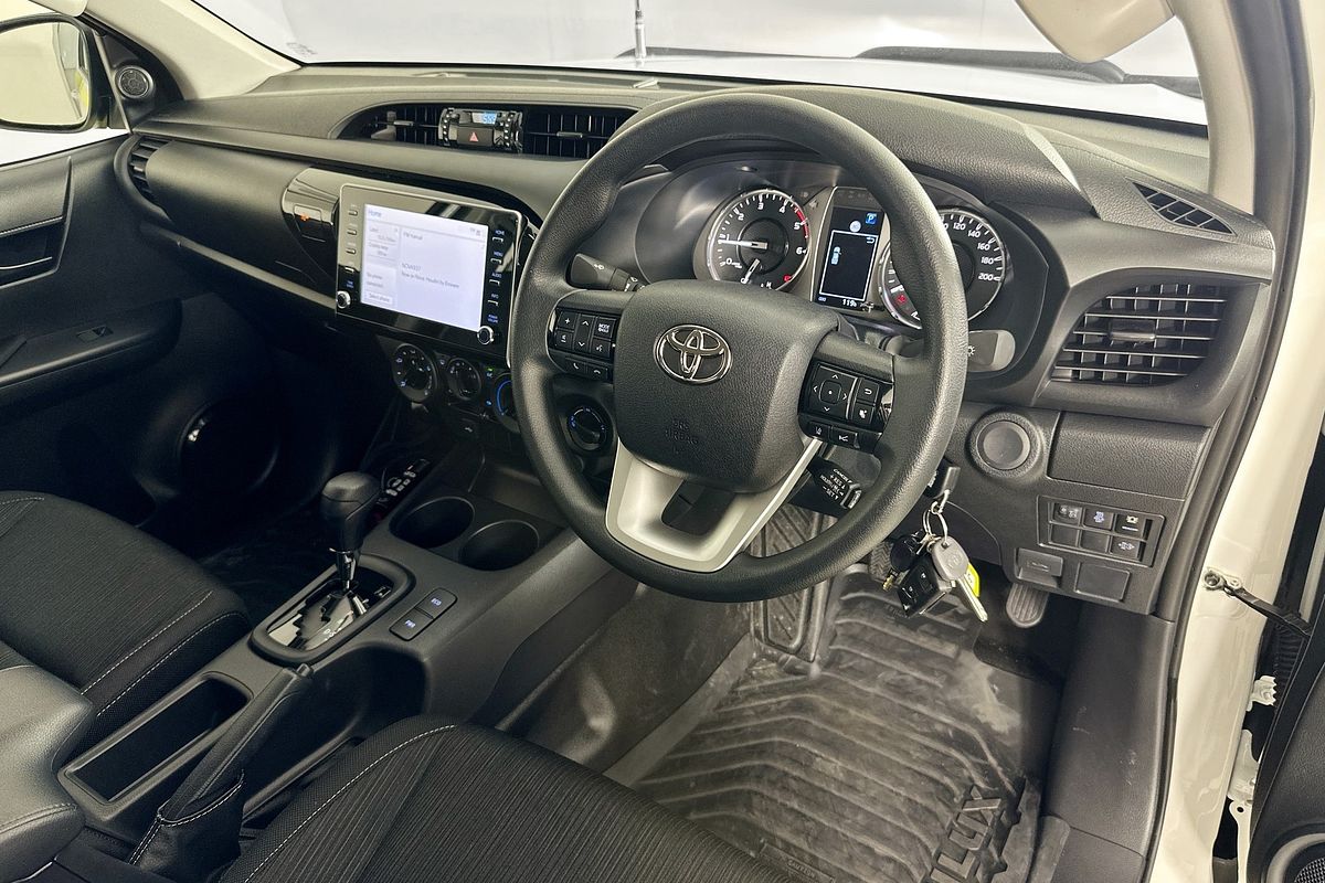 2025 Toyota HILUX SR (4x4) STEEL WHEELS GUN126R RC 4X4