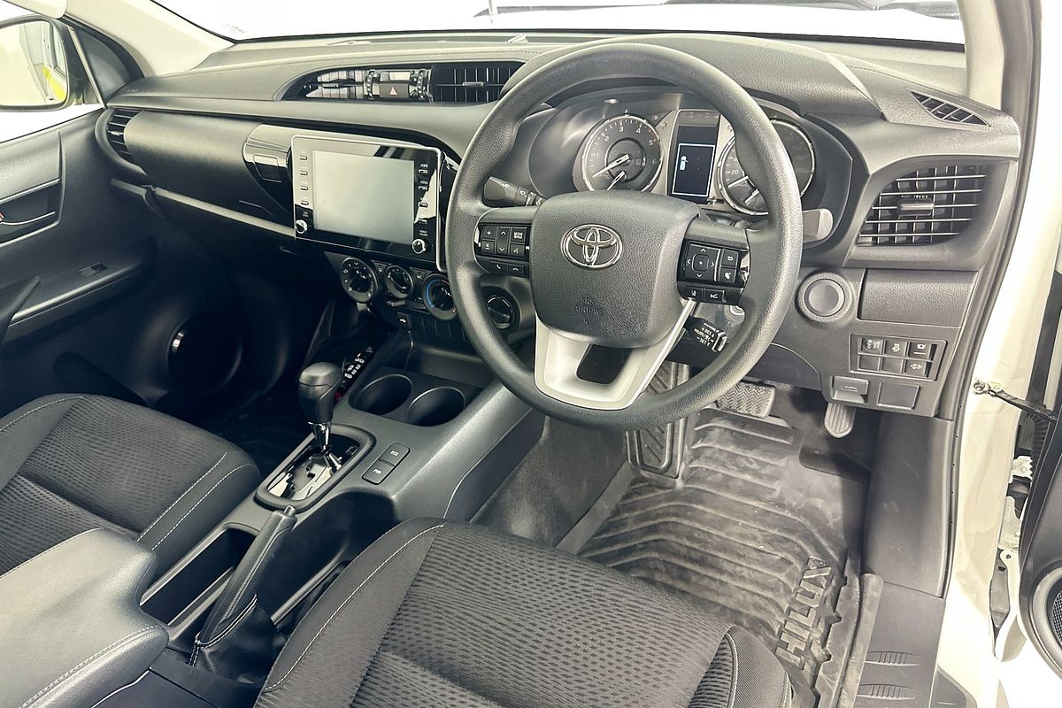 2025 Toyota HILUX SR (4x4) GUN126R RC 4X4
