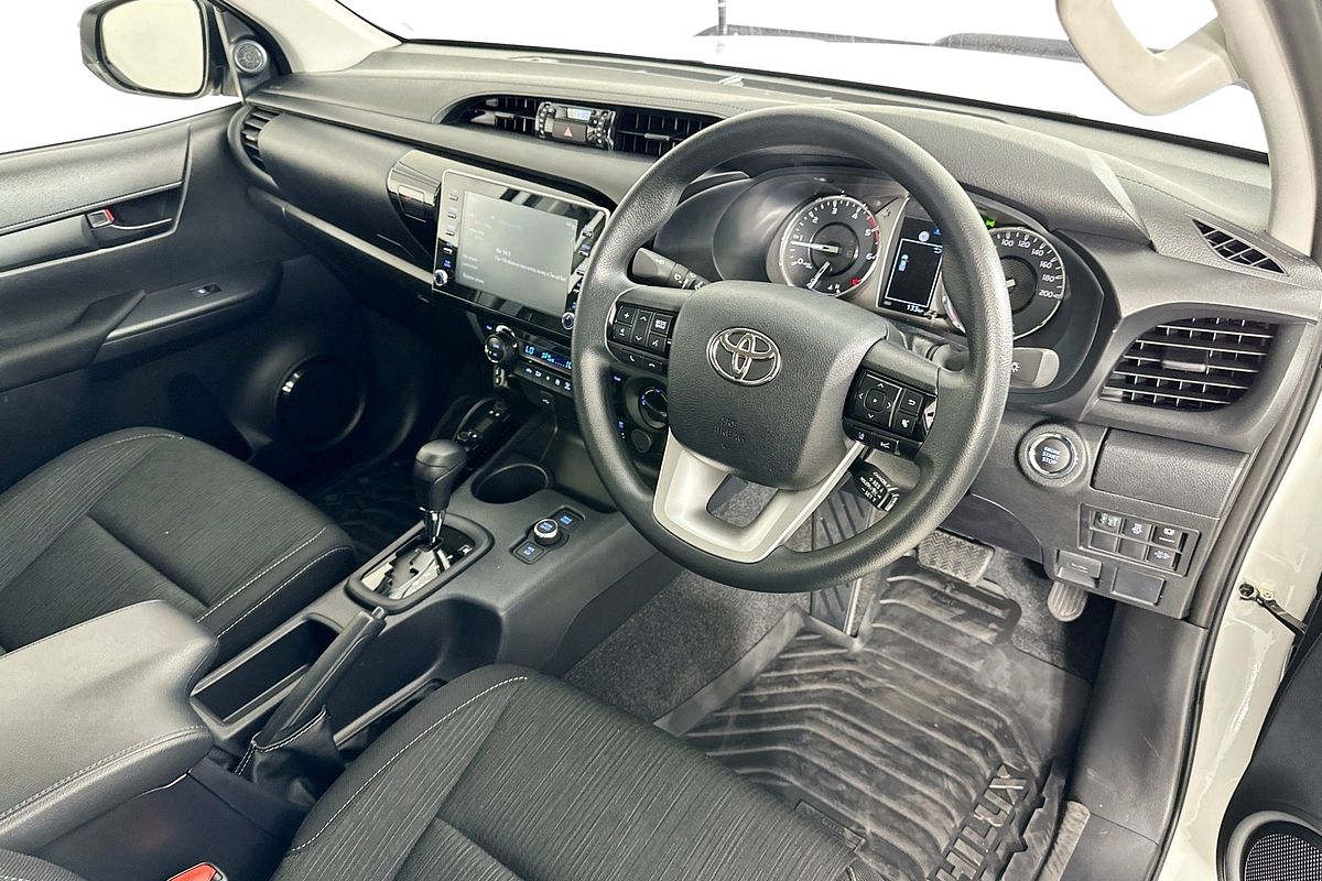 2025 Toyota HILUX SR 48V (4x4) GUN126R RC 4X4