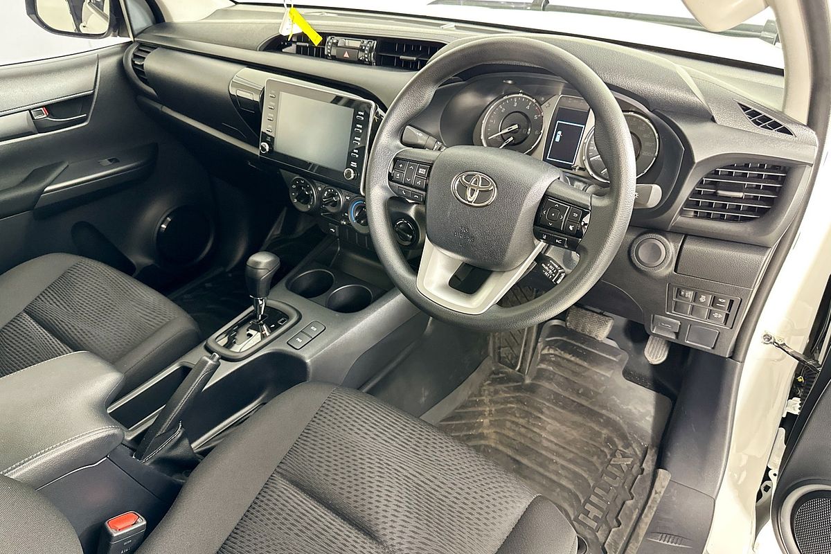 2025 Toyota HILUX SR (4x4) GUN126R RC 4X4