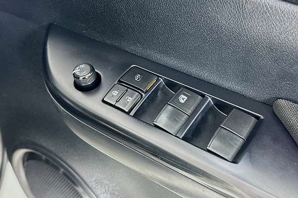 2018 Toyota Hilux SR GUN126R 4X4