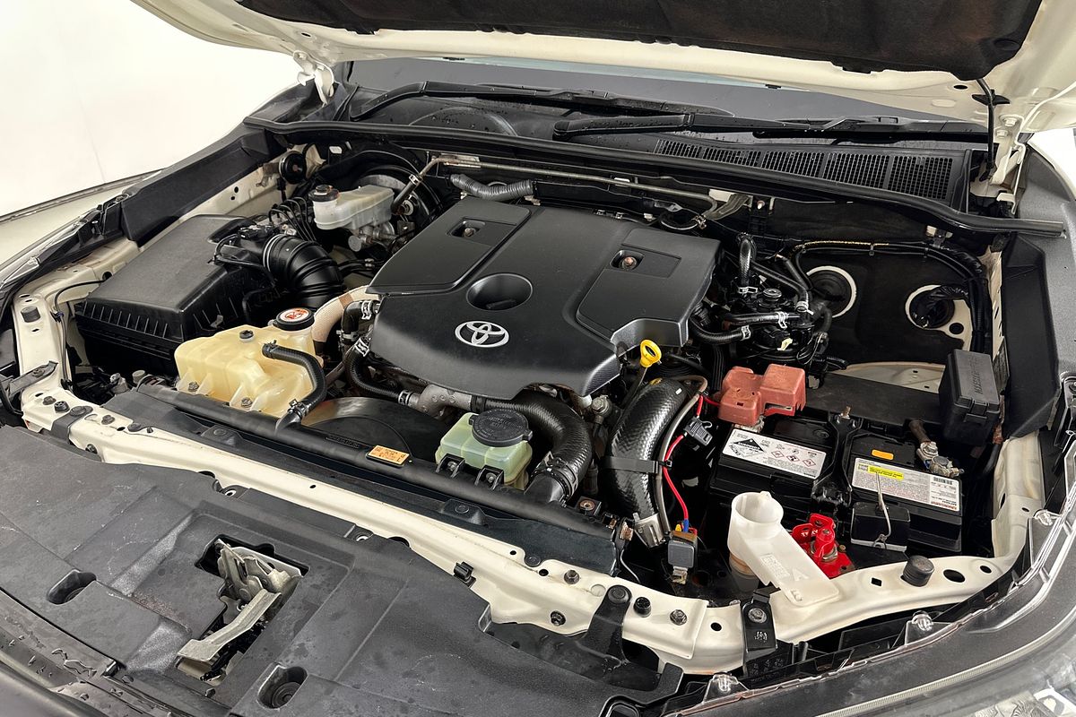 2021 Toyota HILUX SR (4x4) GUN126R FACELIFT 4X4