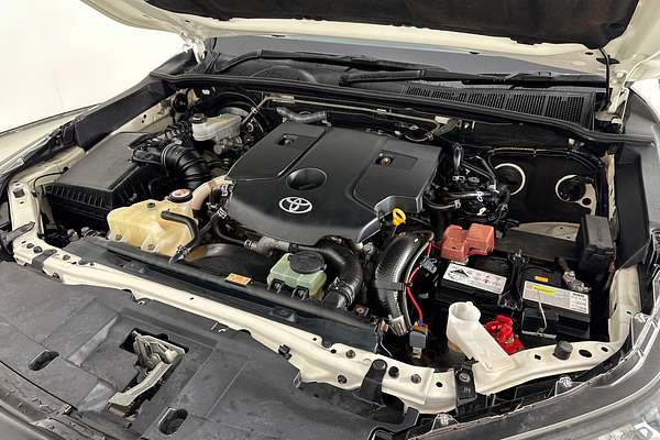 2021 Toyota HILUX SR (4x4) GUN126R FACELIFT 4X4