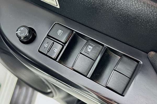 2021 Toyota HILUX SR (4x4) GUN126R FACELIFT 4X4