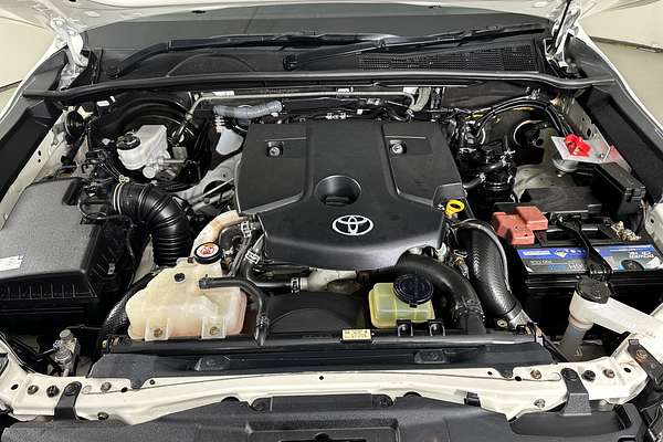 2021 Toyota HILUX SR (4x4) GUN126R FACELIFT 4X4
