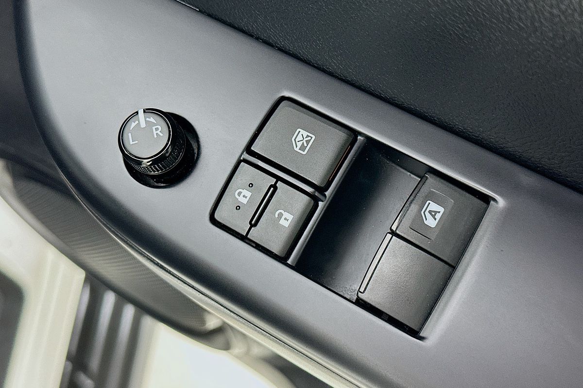 2018 Toyota HILUX SR (4x4) GUN126R MY17 4X4