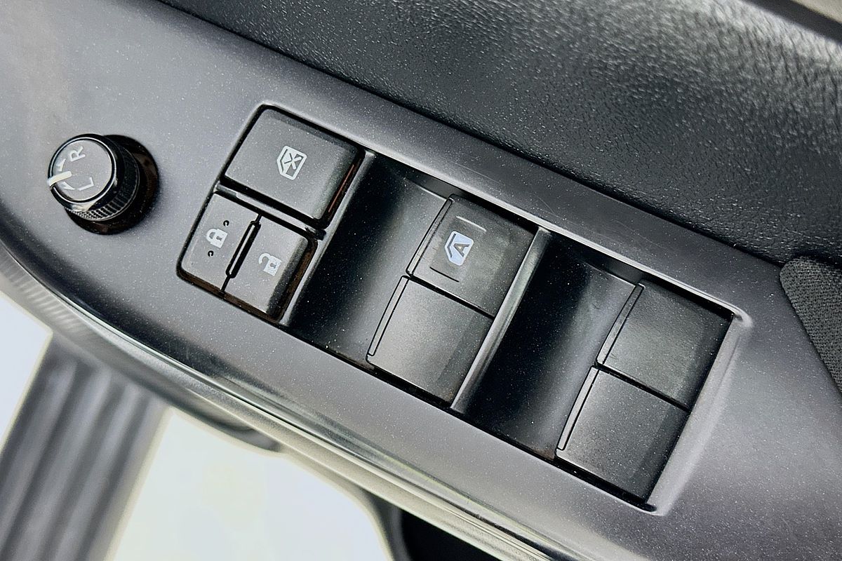 2021 Toyota HILUX SR (4x4) GUN126R 4X4