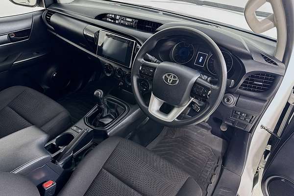 2020 Toyota HILUX SR (4x4) GUN126R FACELIFT 4X4