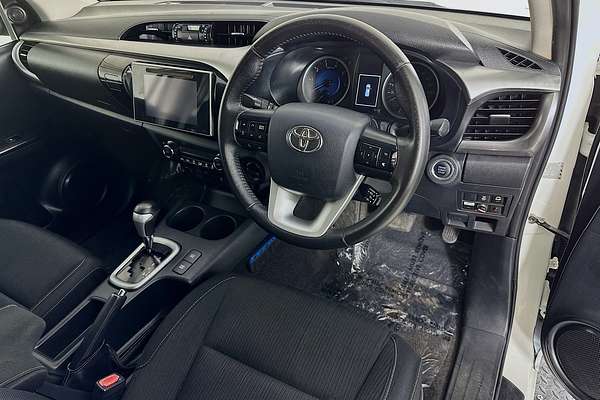 2016 Toyota HILUX SR5 (4x4) GUN126R 4X4