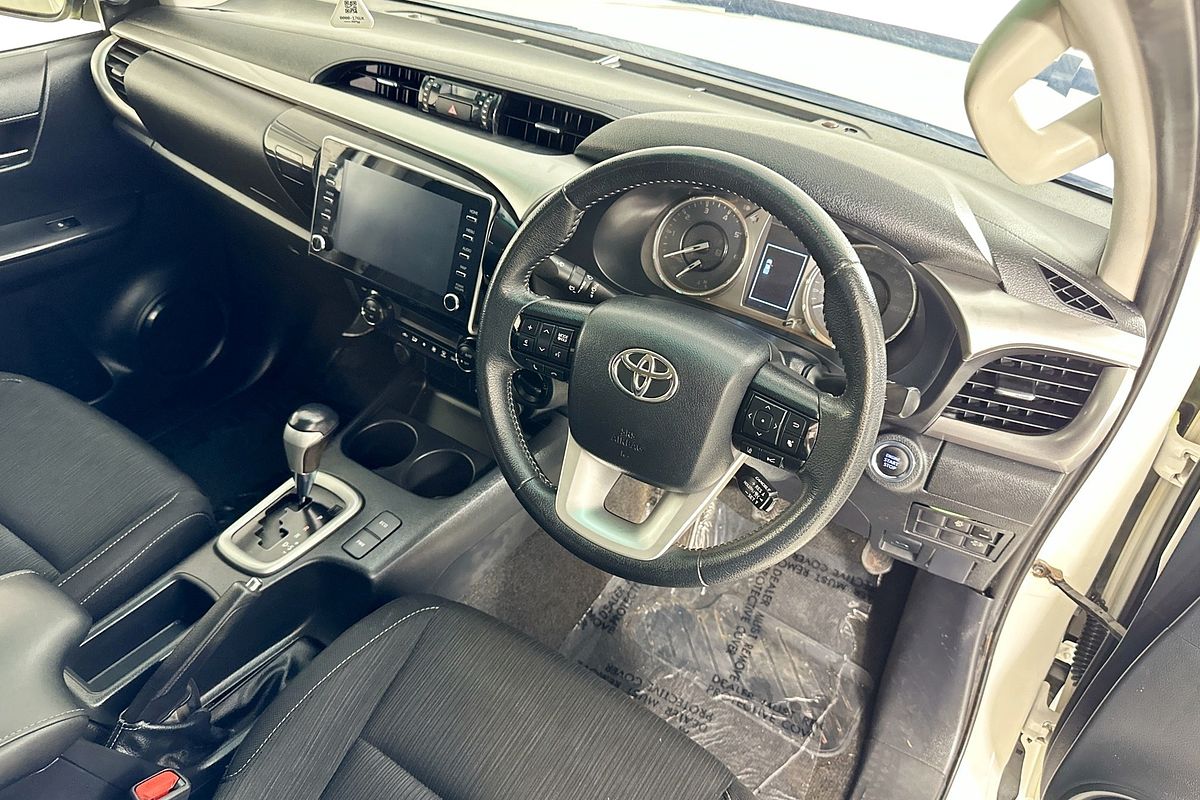 2021 Toyota HILUX SR5 (4x4) GUN126R FACELIFT 4X4