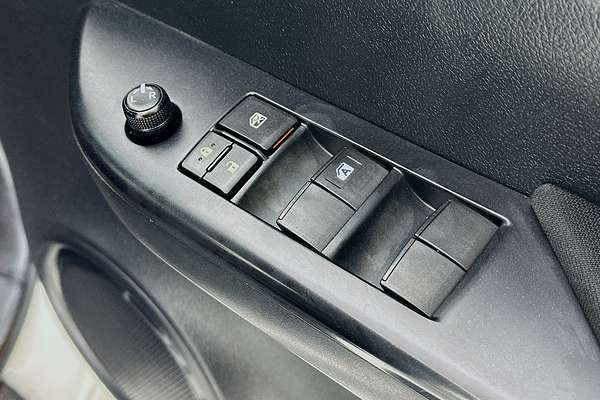 2020 Toyota HILUX SR (4x4) GUN126R FACELIFT 4X4