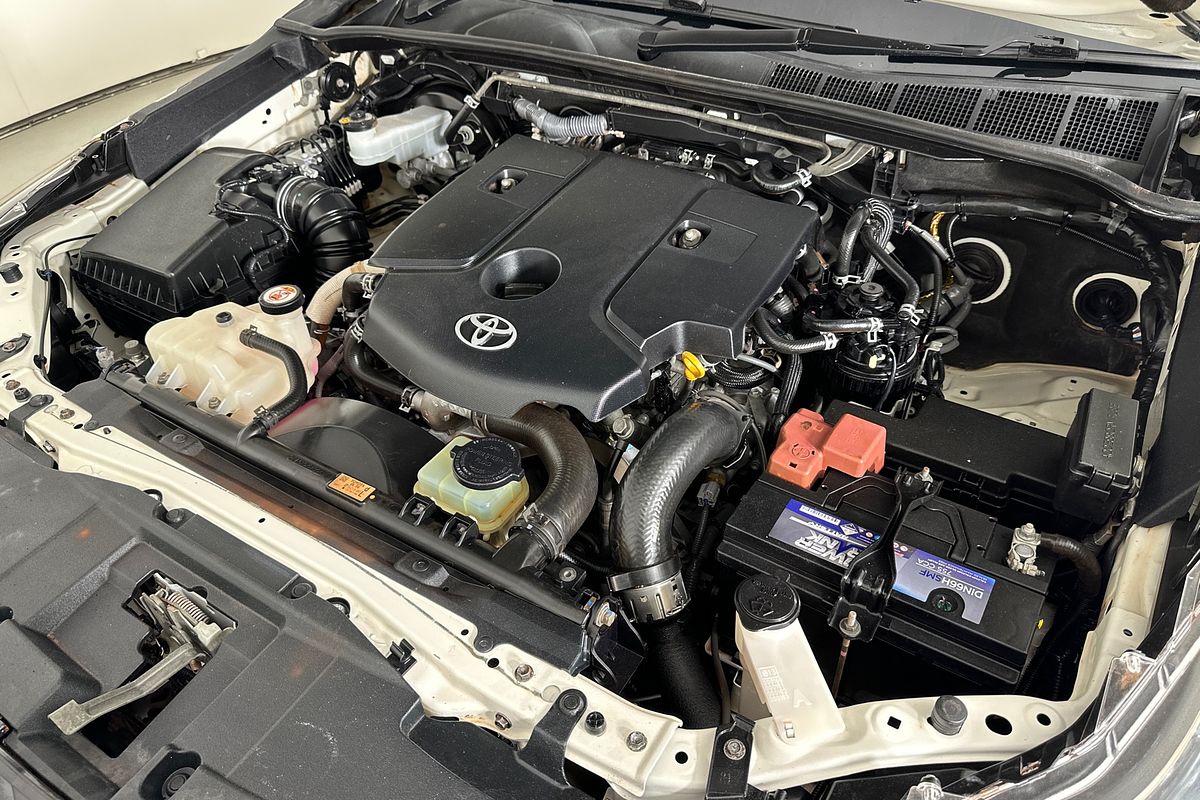 2020 Toyota HILUX SR (4x4) GUN126R FACELIFT 4X4
