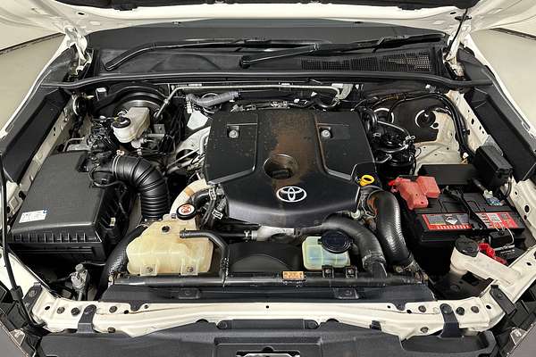 2021 Toyota HILUX SR (4x4) GUN126R FACELIFT 4X4
