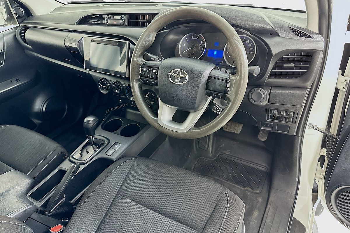 2019 Toyota HILUX SR (4x4) GUN126R MY19 4X4