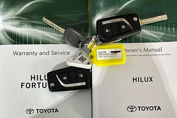 2025 Toyota HILUX Workmate TGN121R REAR WHEEL DRIVE
