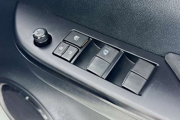 2020 Toyota HILUX SR (4x4) GUN126R MY19 UPGRADE 4X4