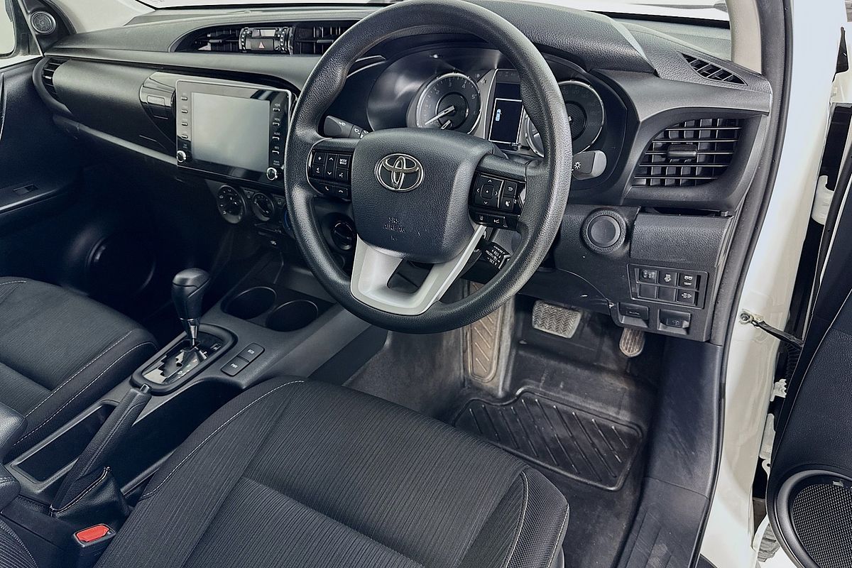 2024 Toyota HILUX SR (4x4) GUN126R 4X4