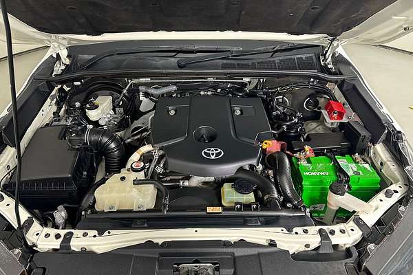 2020 Toyota HILUX SR (4x4) GUN126R FACELIFT 4X4