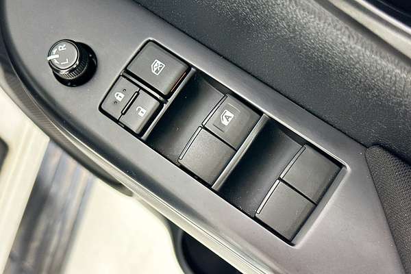 2021 Toyota HILUX SR (4x4) GUN126R FACELIFT 4X4