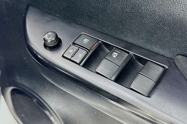 2019 Toyota HILUX SR (4x4) GUN126R MY19 4X4