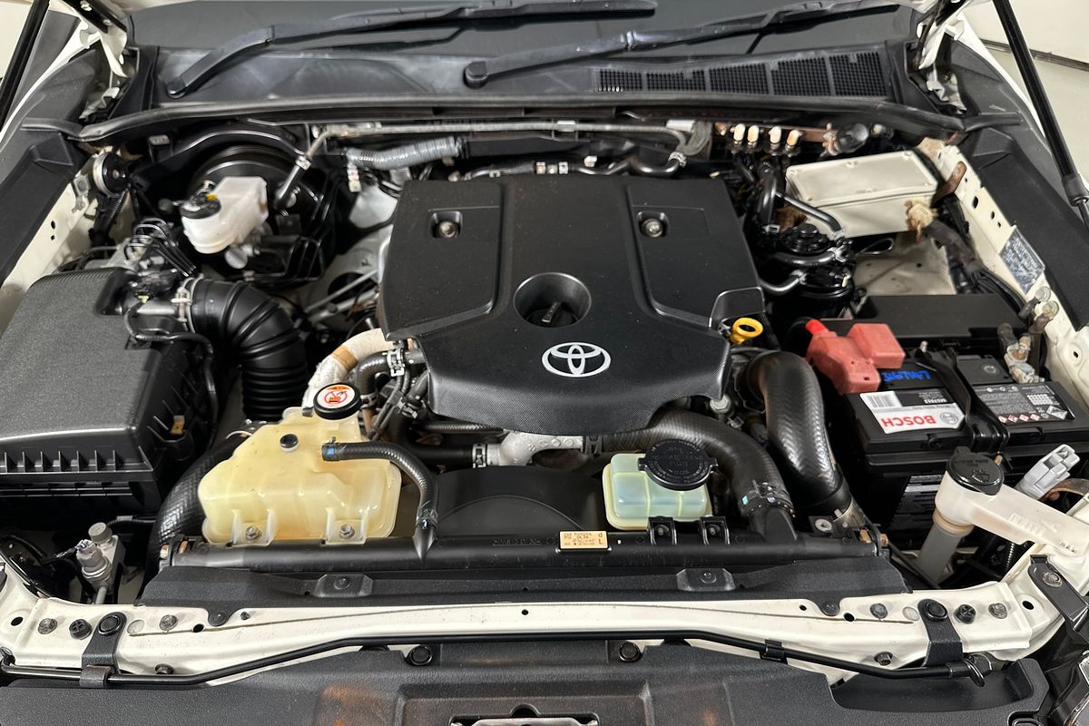 2021 Toyota HILUX SR (4x4) GUN126R FACELIFT 4X4