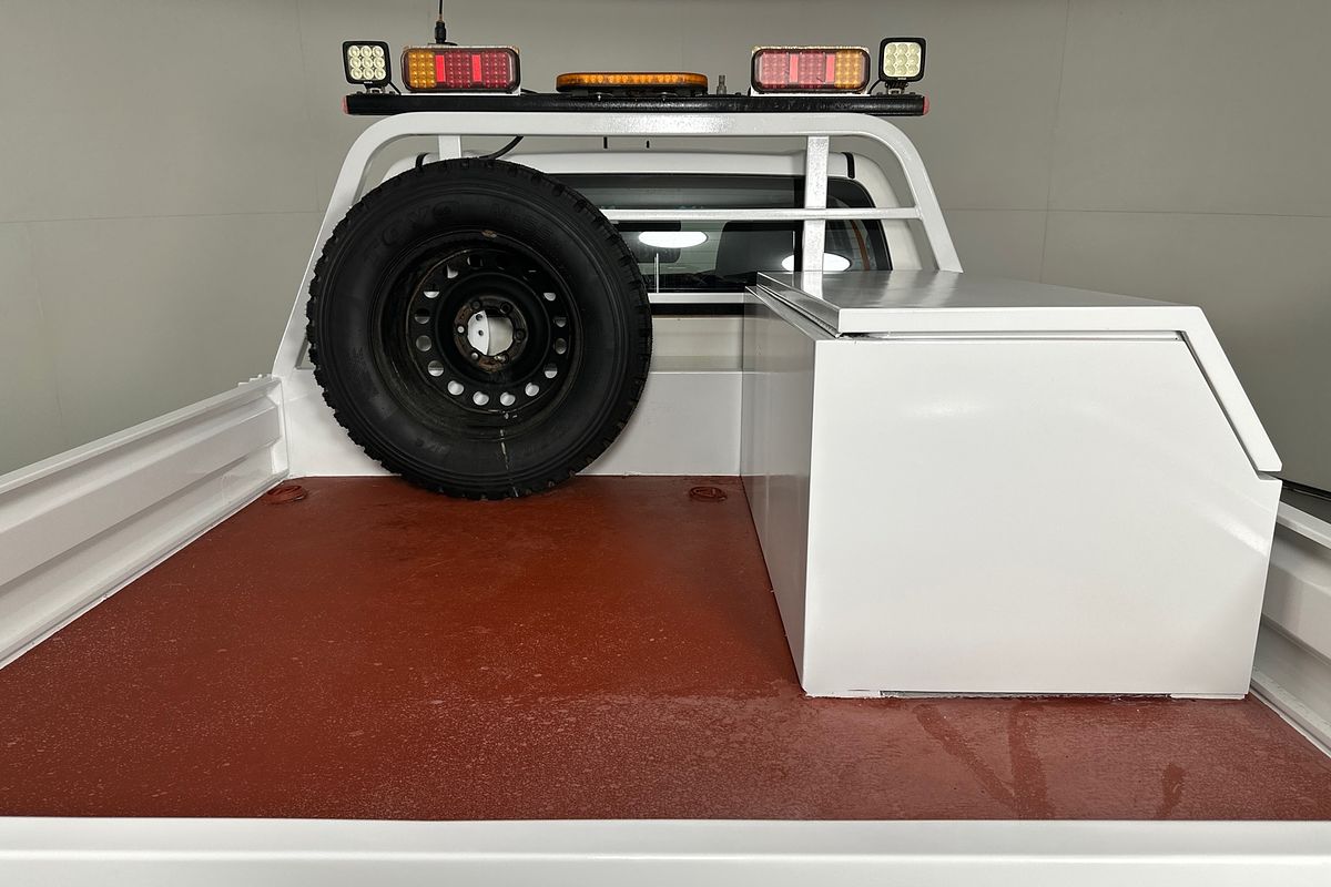 2020 Toyota HILUX SR (4x4) GUN126R MY19 UPGRADE 4X4