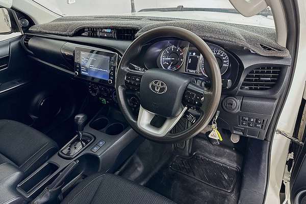 2021 Toyota HILUX SR (4x4) GUN126R FACELIFT 4X4