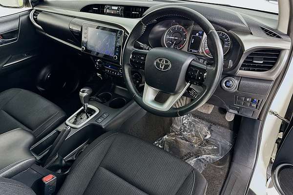 2021 Toyota HILUX SR5 (4x4) GUN126R FACELIFT 4X4