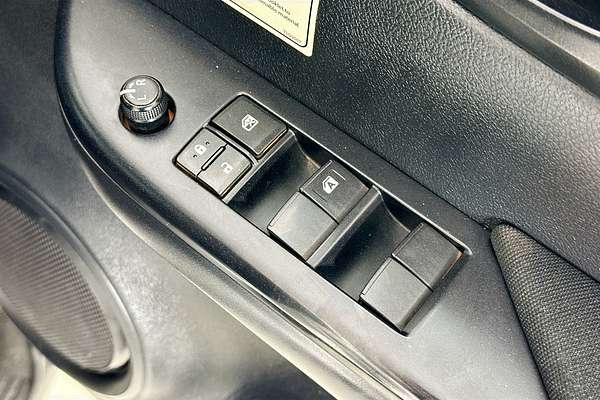 2020 Toyota HILUX SR (4x4) GUN126R FACELIFT 4X4