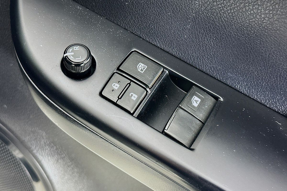 2020 Toyota HILUX WORKMATE (4x4) GUN125R FACELIFT 4X4